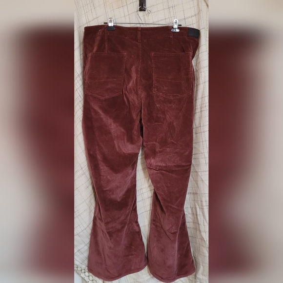 American Eagle Super High Rise Flare Curvy Corduroy Stretch Pants Plus Size 24 - Picture 2 of 4